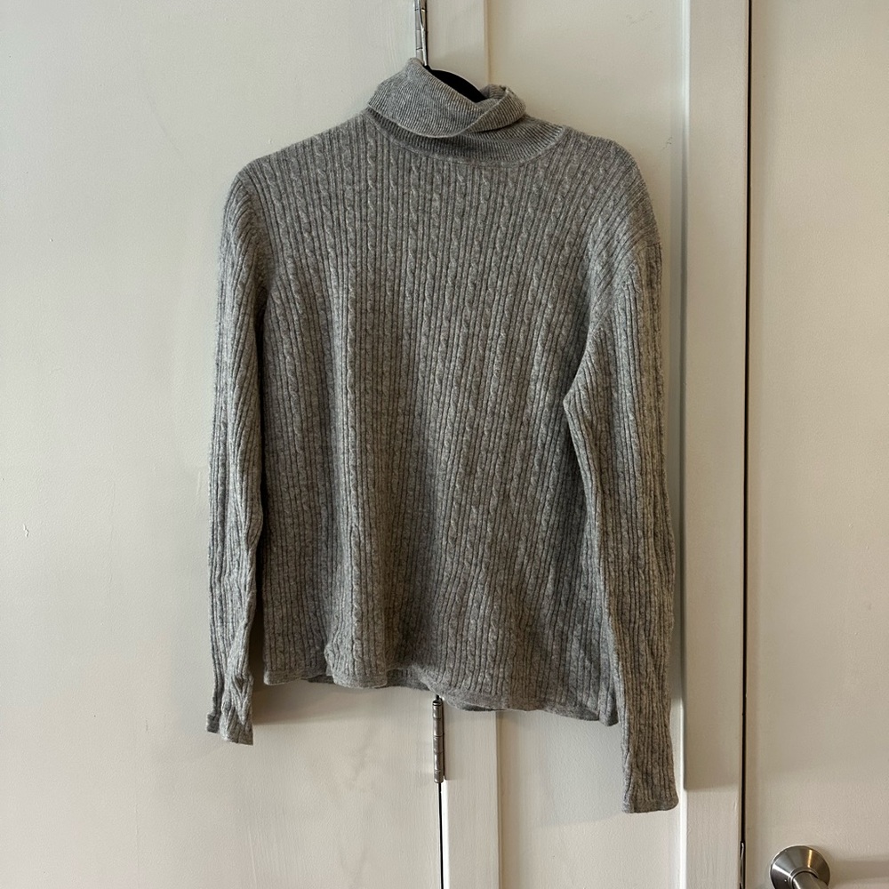 PURSUITS LTD CASHMERE TURTLENECK